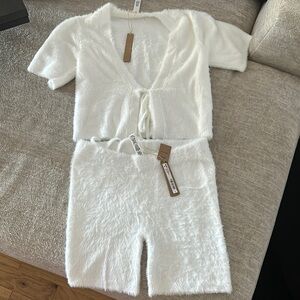 Skims fuzzy knit Cozy White Women's Intimate Set
